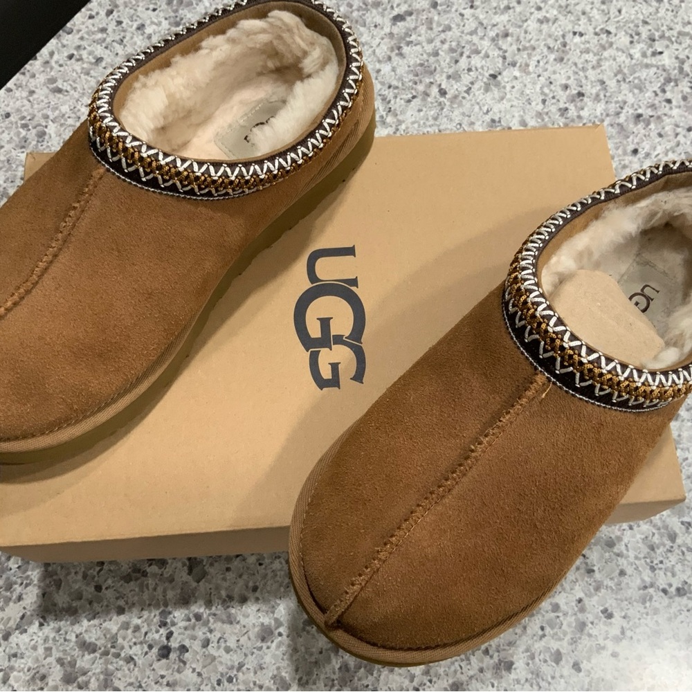 UGG Tasman II Tan Suede Slippers with Plush Lining LIKE NEW